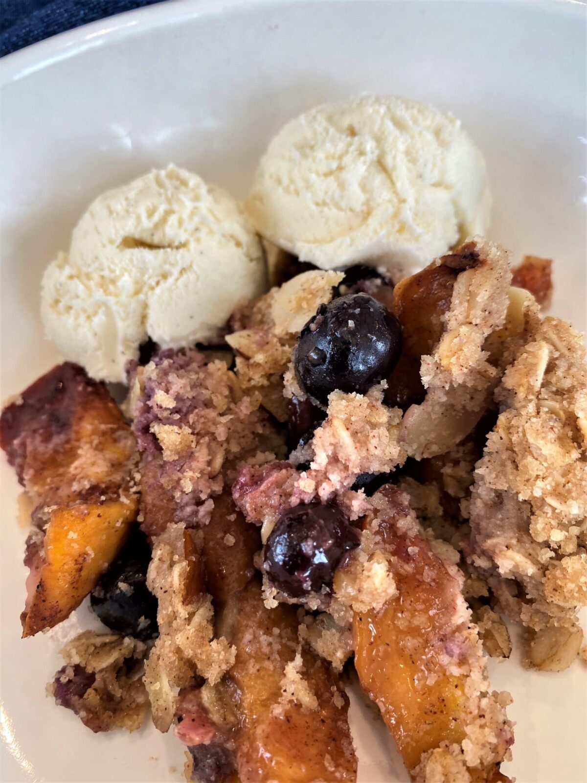 Read more about the article Blueberry Peach Cobbler Crumb Recipe