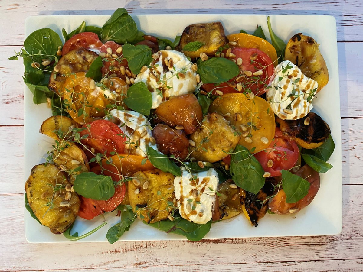 Read more about the article Grilled Peach Burrata Salad with Balsamic Vinaigrette